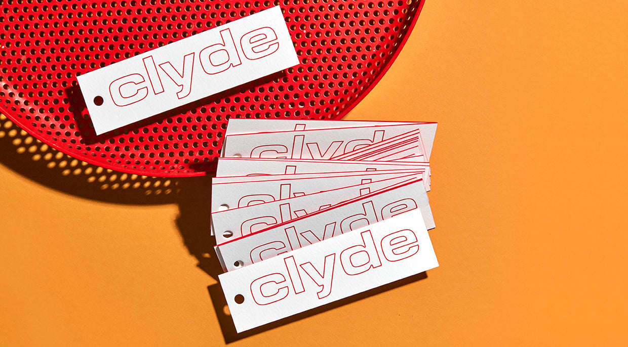 Add a little something special to your hang tags with colored edges. Choose from a library of bold colors and make your print goods pop.