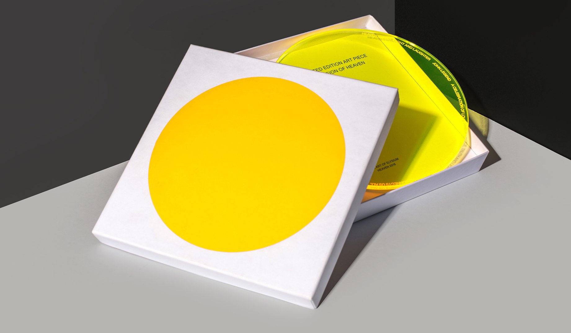These boxes are comprised of a lid and a base, ideal for retail goods, custom invitations, and unique presentations.